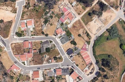 Terreno urbano para construção com 345 m²