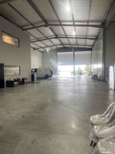 Armazém, 2.801 m2 em são joão da madeira