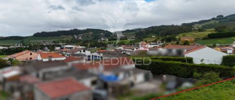 Terreno urbano para construção com projeto de moradia t3 aprovado