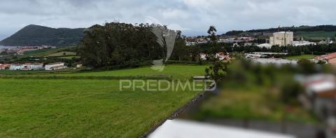 Terreno urbano para construção com projeto de moradia t3 aprovado