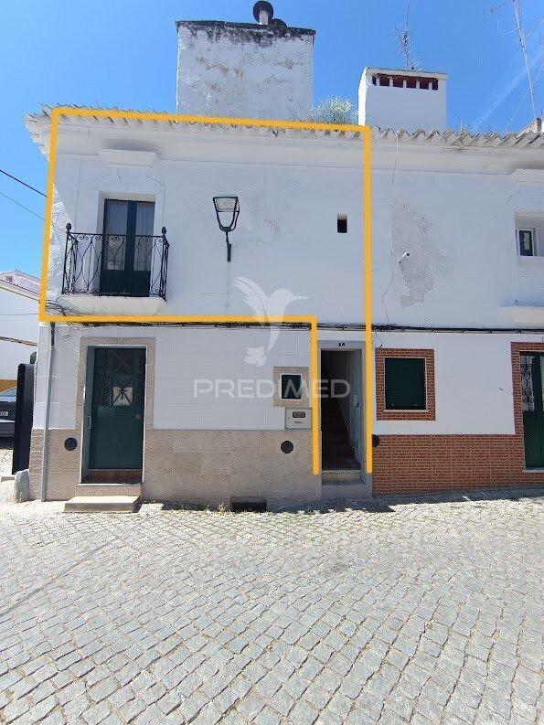 Apartamento t1 com terraço no centro de campo maior