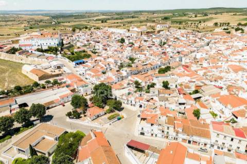 Apartamento t1 com terraço no centro de campo maior