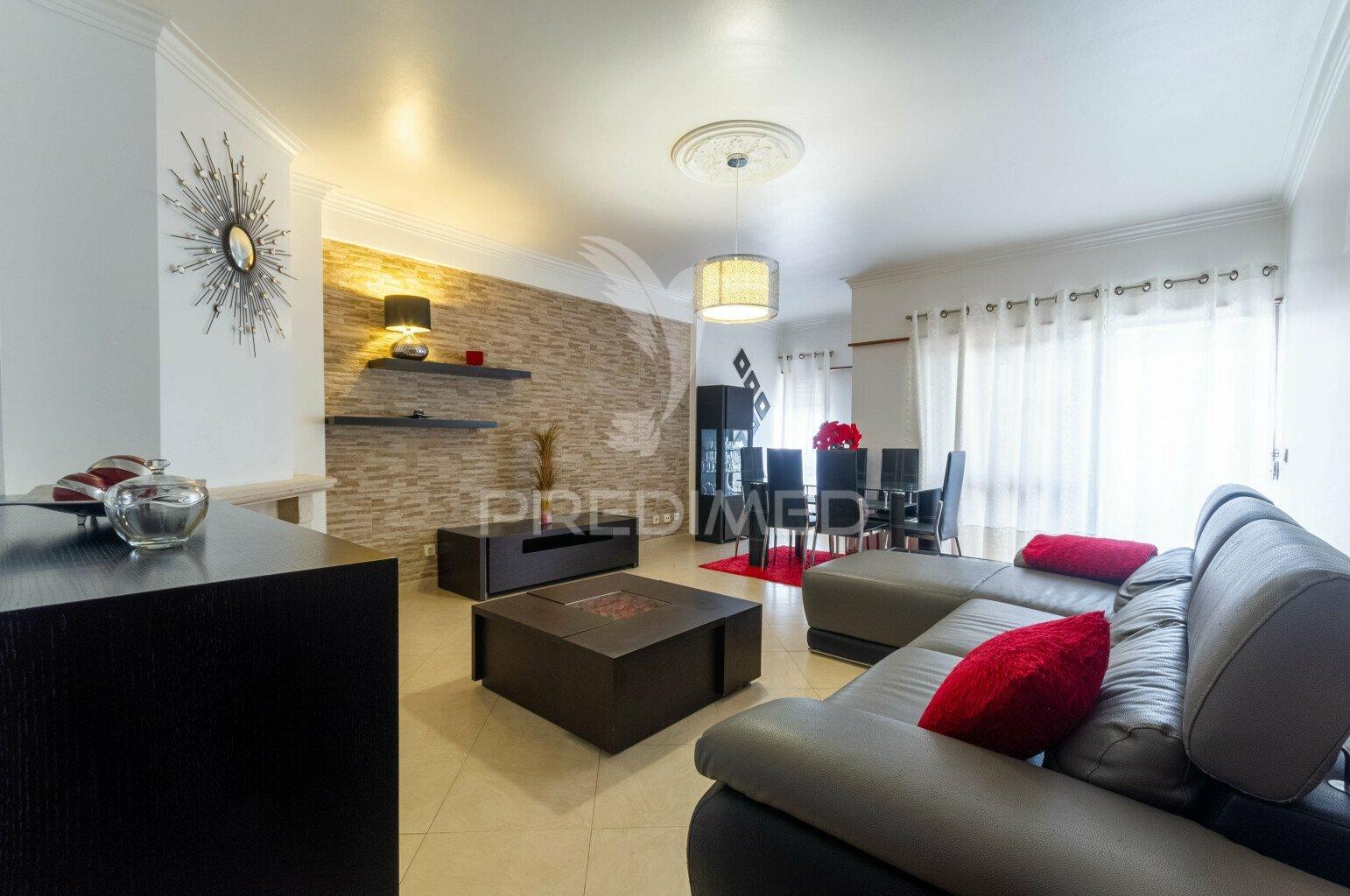 Apartamento t3 com excelente localização, massamá