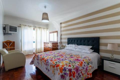 Apartamento t3 com excelente localização, massamá