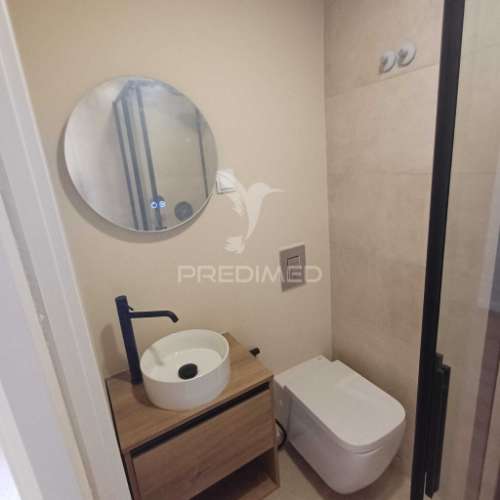 Apartamento t3 renovado com varanda - queluz