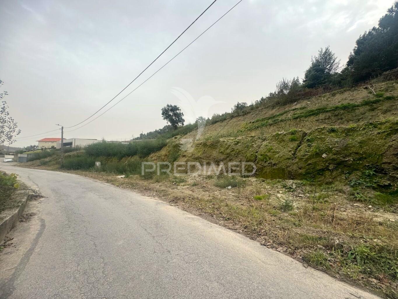 Terreno com projecto aprovado para moradia individual