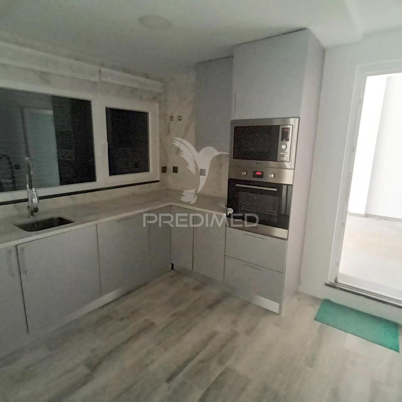Moradia t3 geminada com piscina fernão ferro