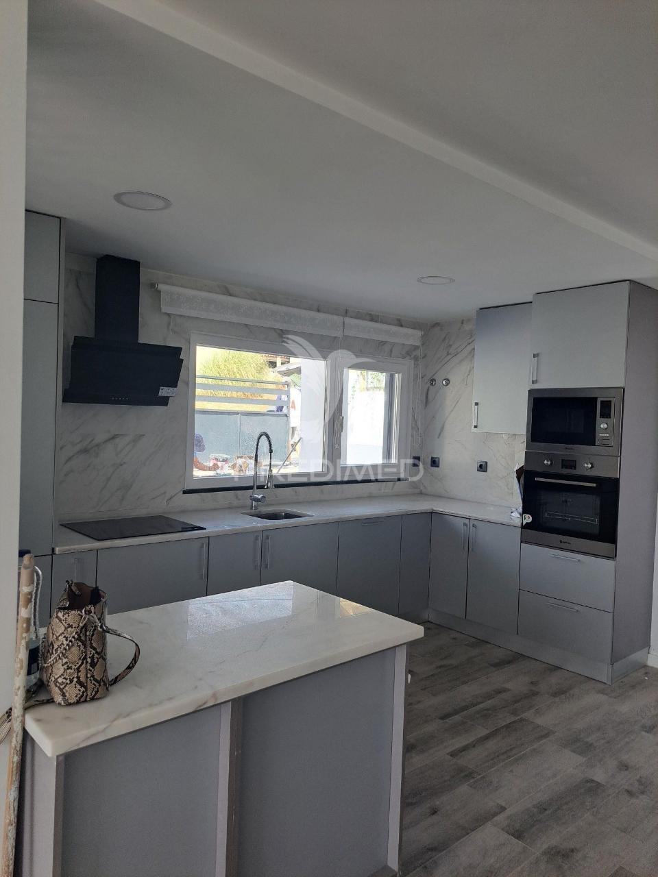 Moradia t3 geminada com piscina fernão ferro