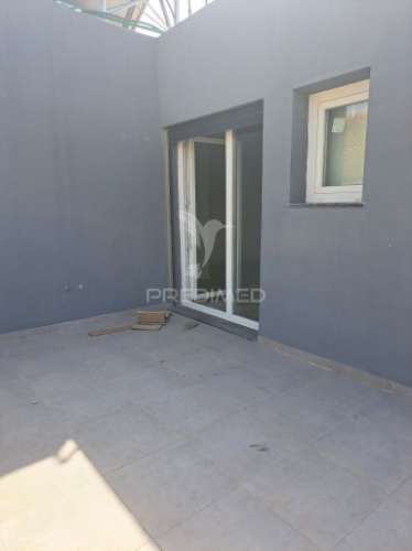 Moradia t3 geminada com piscina fernão ferro