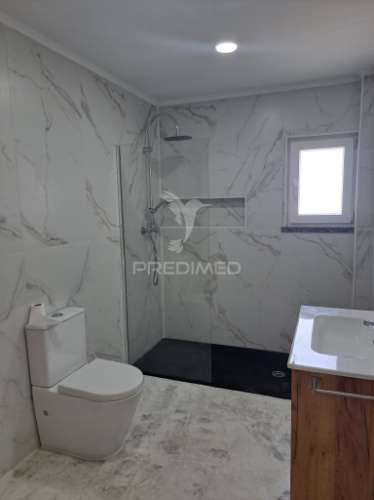 Moradia t3 geminada com piscina fernão ferro