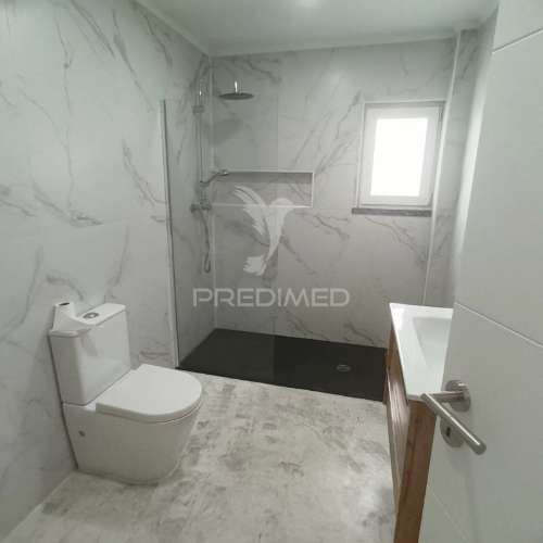 Moradia t3 geminada com piscina fernão ferro