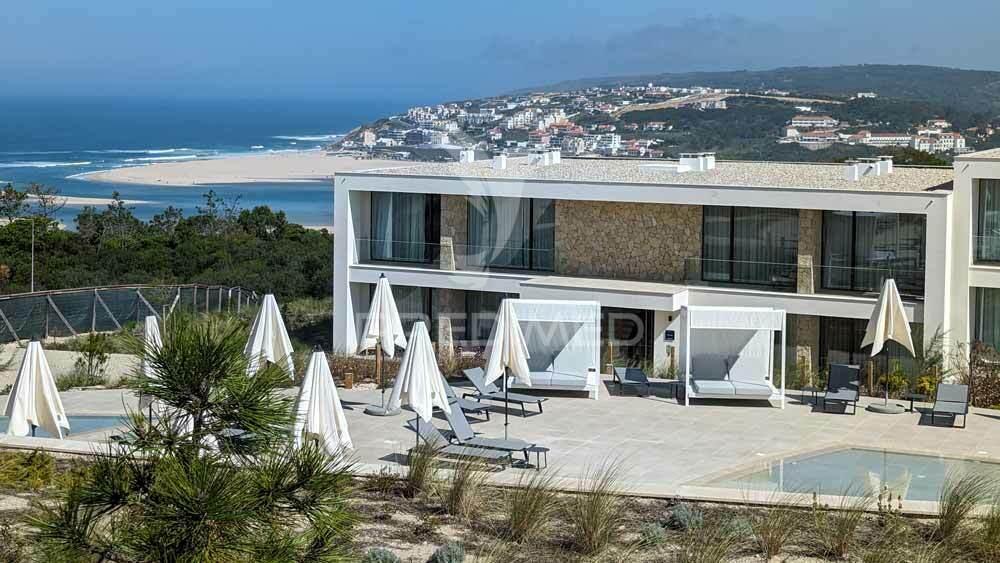 Moradia duplex geminada com 3 quartos no west cliffs, óbidos