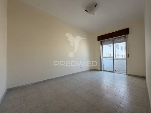 Arrenda-se apartamento t3 no centro de setúbal