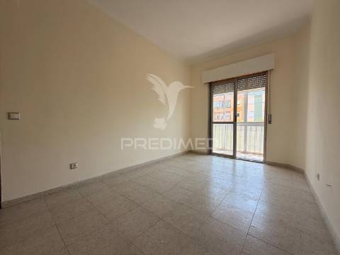 Arrenda-se apartamento t3 no centro de setúbal
