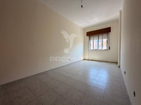Arrenda-se apartamento t3 no centro de setúbal