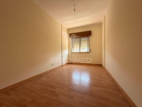Arrenda-se apartamento t3 no centro de setúbal
