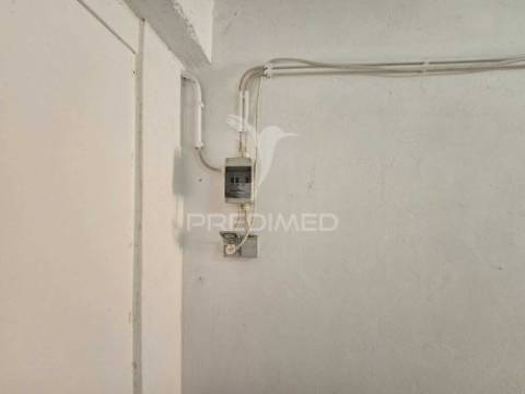 Garagem + arrecadação em grândola