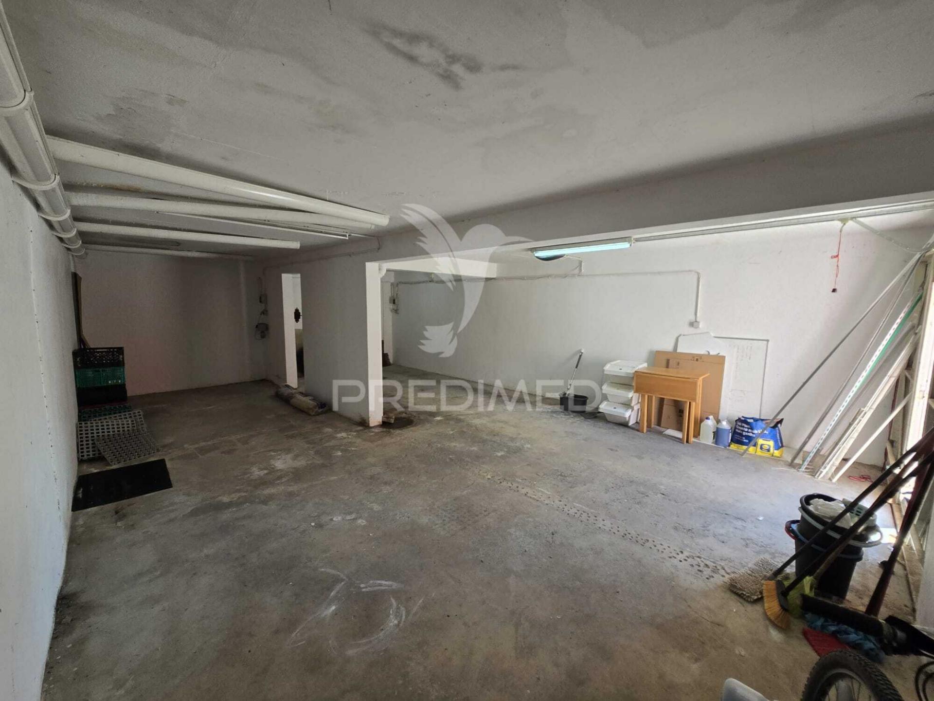 Garagem + arrecadação em grândola