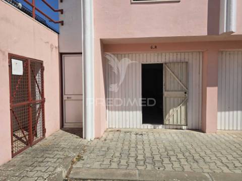 Garagem + arrecadação em grândola