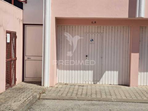 Garagem + arrecadação em grândola