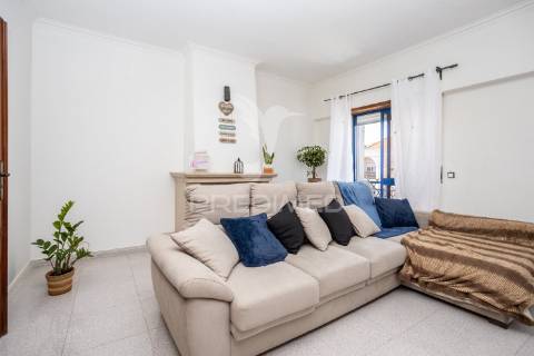 Apartamento t2 totalmente remodelado em 2025 | conforto, elegância e excelente localização