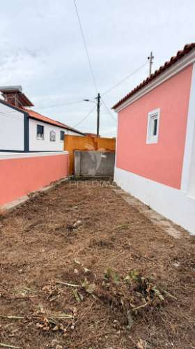 Moradia t3 em fase de acabamento com quintal – excelente localização entre torres vedras, lourinhã e lisboa