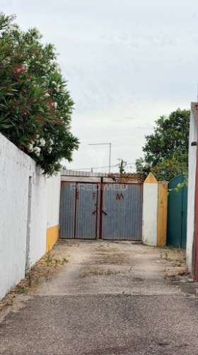 Moradia t3 em fase de acabamento com quintal – excelente localização entre torres vedras, lourinhã e lisboa