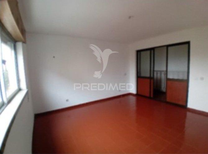 Apartamento t3 no centro de casal de cambra