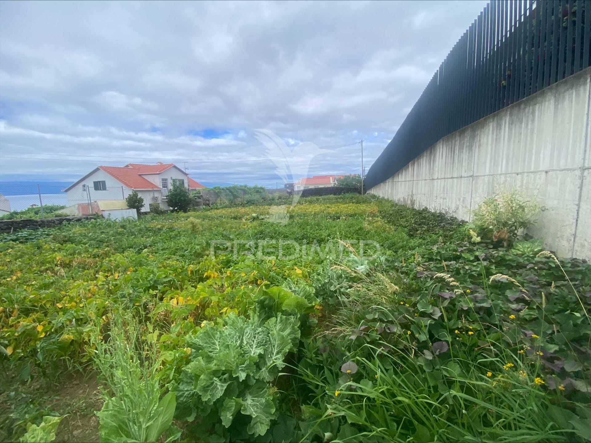Terreno urbanizável com 546 m² na vila da calheta – são jorge