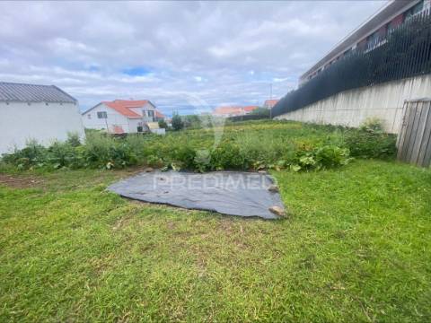 Terreno urbanizável com 546 m² na vila da calheta – são jorge