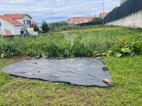 Terreno urbanizável com 546 m² na vila da calheta – são jorge