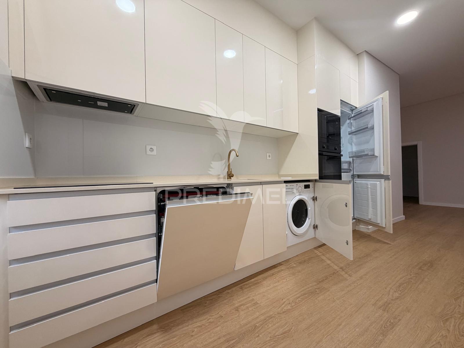Apartamento t1 totalmente remodelado no centro de palmela