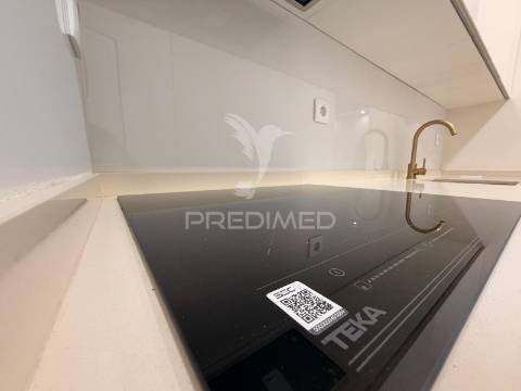 Apartamento t1 totalmente remodelado no centro de palmela
