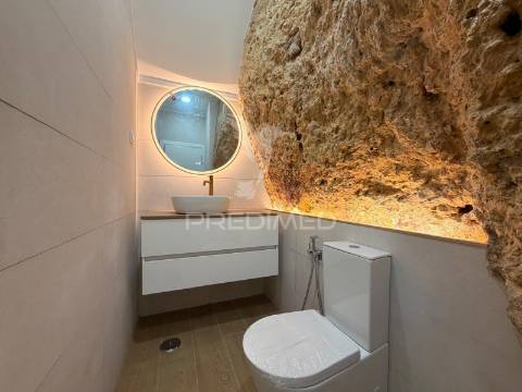 Apartamento t1 totalmente remodelado no centro de palmela