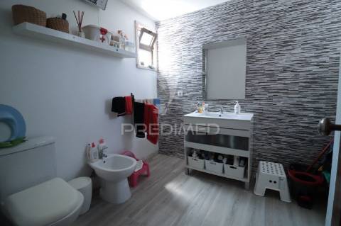 T2 convertível em t3 | excelente localização em santa iria da azóia