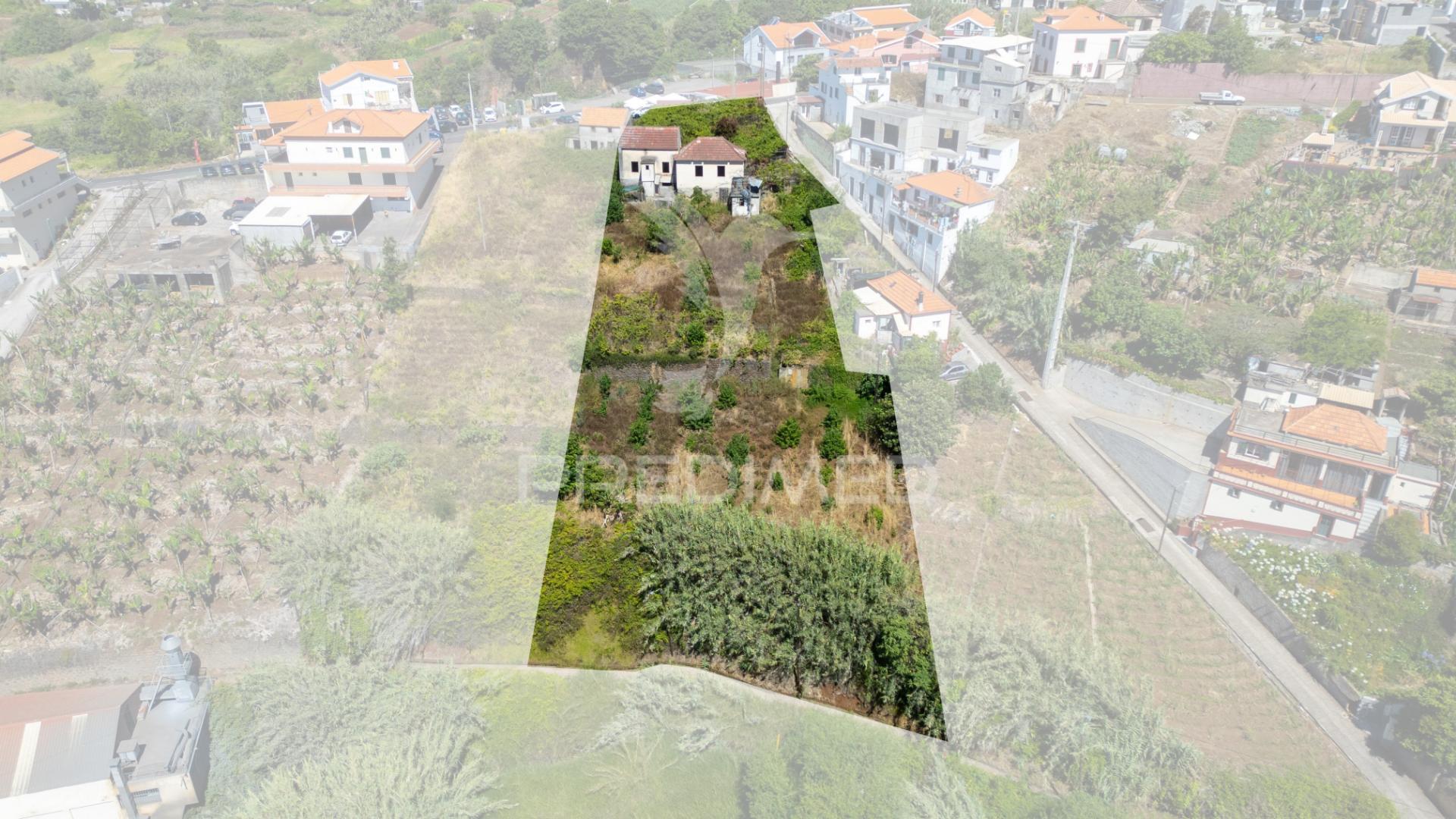Terreno rústico com capacidade de construção na ponta do sol - ilha da madeira.