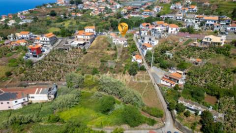 Terreno rústico com capacidade de construção na ponta do sol - ilha da madeira.
