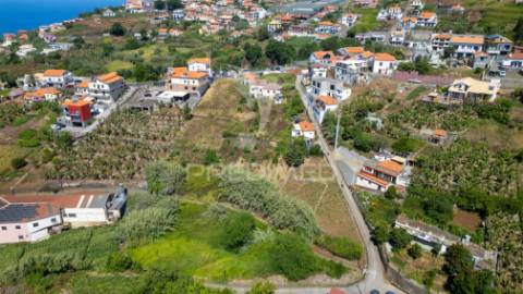 Terreno rústico com capacidade de construção na ponta do sol - ilha da madeira.