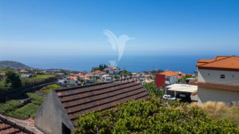 Terreno rústico com capacidade de construção na ponta do sol - ilha da madeira.