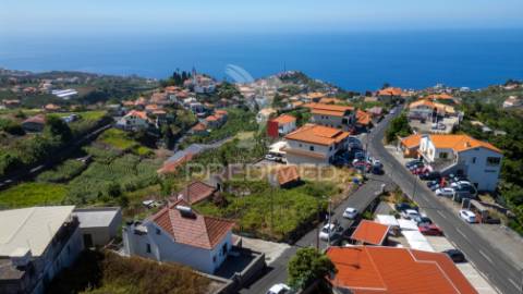 Terreno rústico com capacidade de construção na ponta do sol - ilha da madeira.