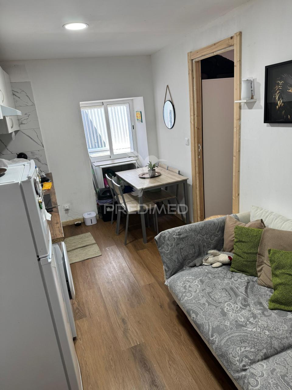 Moradia com 6 apartamentos independentes