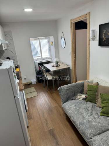 Moradia com 6 apartamentos independentes