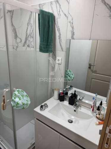 Moradia com 6 apartamentos independentes