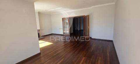 Apartamento t5 duplex com 211 m² no coração da cidade de braga