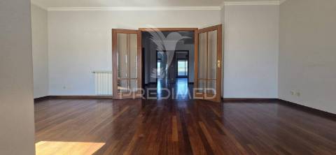 Apartamento t5 duplex com 211 m² no coração da cidade de braga