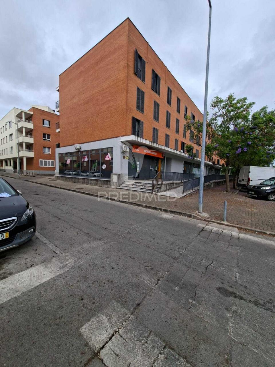 Trespasse em alhos vedros