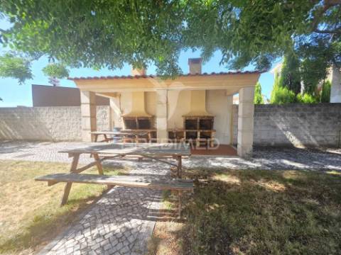 Apartamento t2 | com piscina | entroncamento