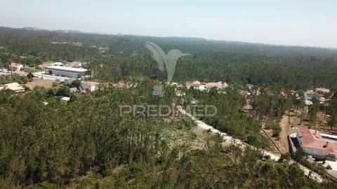 Terreno urbanizável com 1.570 m² | perulheira – são mamede