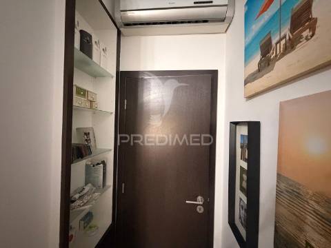 Apartamento t2 totalmente remodelado no centro do pinhal novo
