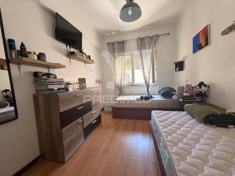 Apartamento t2 totalmente remodelado no centro do pinhal novo